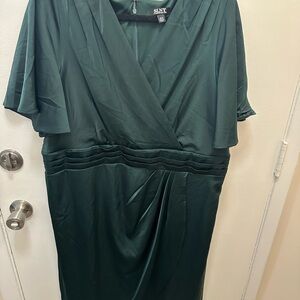 SLNY Women's Green Dress